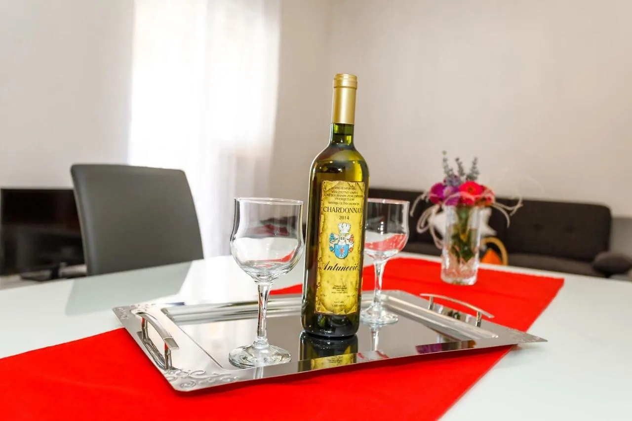 Appartamento Apartman Dobrila Vrh